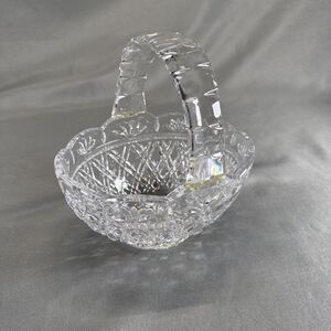 Vintage Brilliant Crystal Easter Basket Candy Bowl Dish‎ Handle 6 3/8" x 6 3/8"